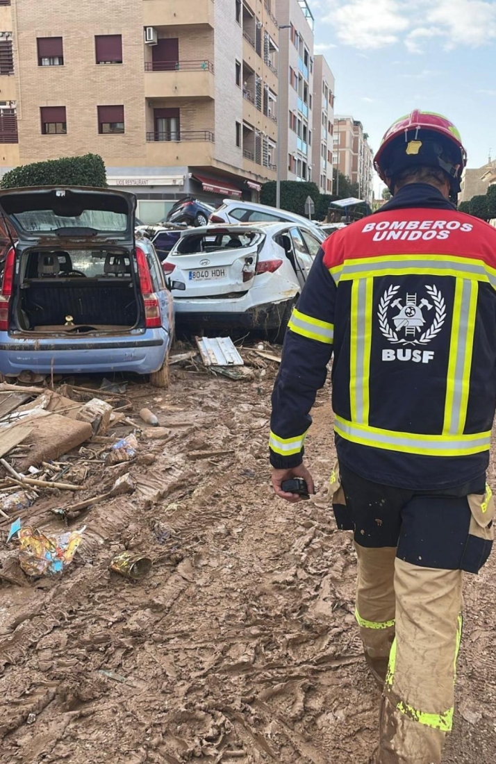 De Guinea Ecuatorial a la DANA de Valencia: Javier Malmierca, salmantino voluntario de Bomberos Unidos Sin Fronteras que ayuda de forma completamente altruista  | Imagen 1