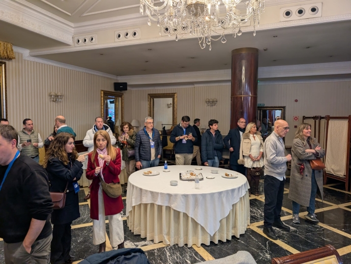 Ma&ntilde;ueco vuelve a ganar las elecciones en Castilla y Le&oacute;n: "Ahora empieza el nuevo futuro para nuestra tierra"  | Imagen 1