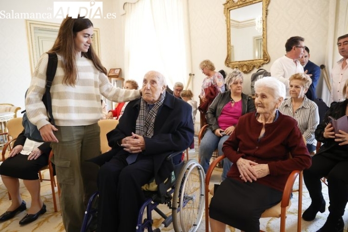 Gabriel De Arriba, homenajeado a sus 103 a&ntilde;os: "Hay que olvidarse de que se es joven y el tiempo va pasando" | Imagen 1