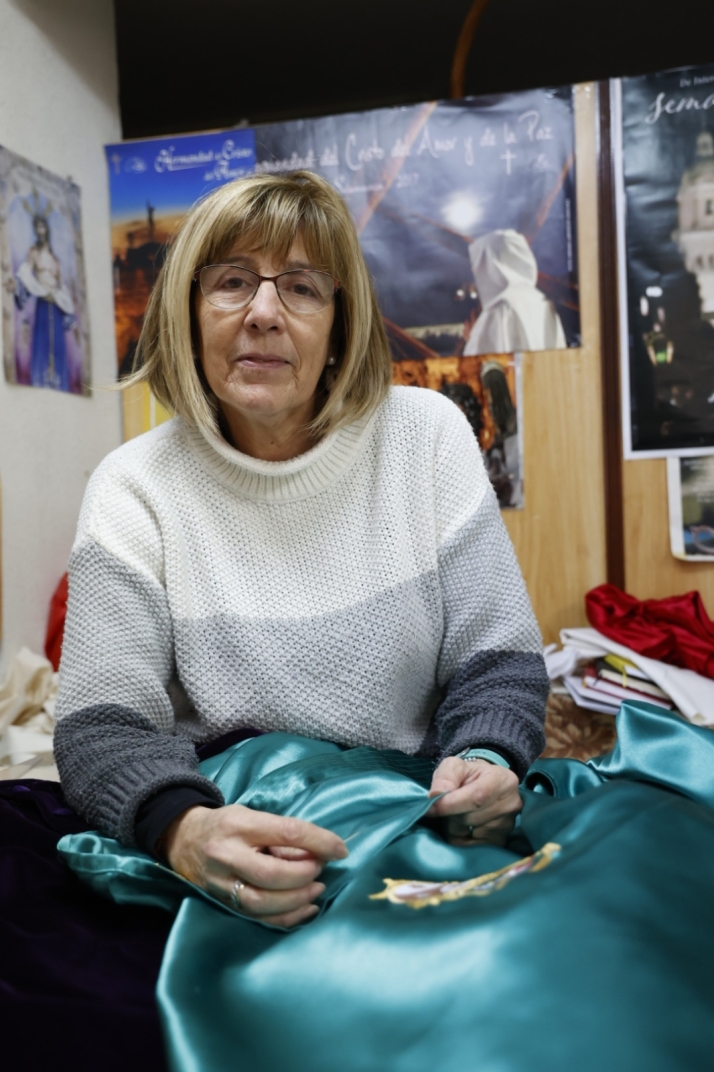 Cristina Dom&iacute;nguez: el arte de vestir la Semana Santa de Salamanca con pasi&oacute;n y devoci&oacute;n | Imagen 1
