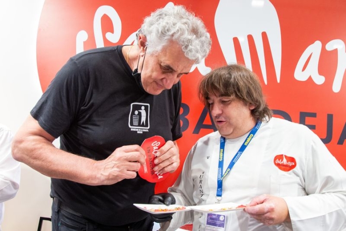 Nico hace amigos | Imagen 1