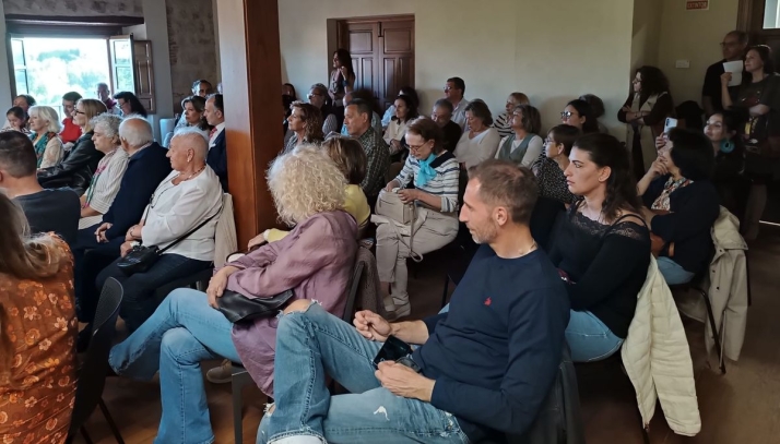 Mar&iacute;a S&aacute;nchez llen&oacute; el Ateneo con su novela 'Sinsentido' | Imagen 1