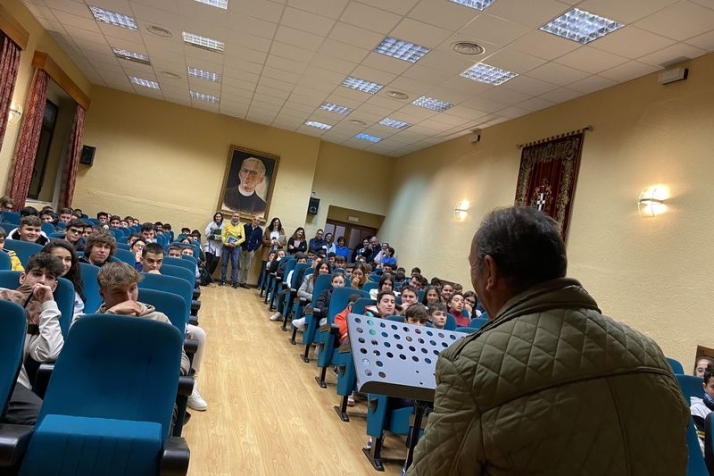 San Jer&oacute;nimo rinde homenaje a Alberto D&iacute;az por su jubilaci&oacute;n | Imagen 1