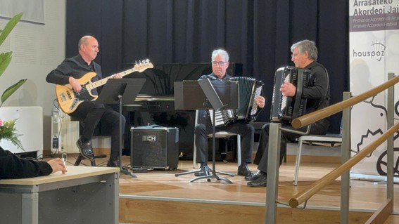 Gabriel Dom&iacute;nguez y la Escuela Municipal de M&uacute;sica logran premios en los cert&aacute;menes de acorde&oacute;n de Mondrag&oacute;n | Imagen 2