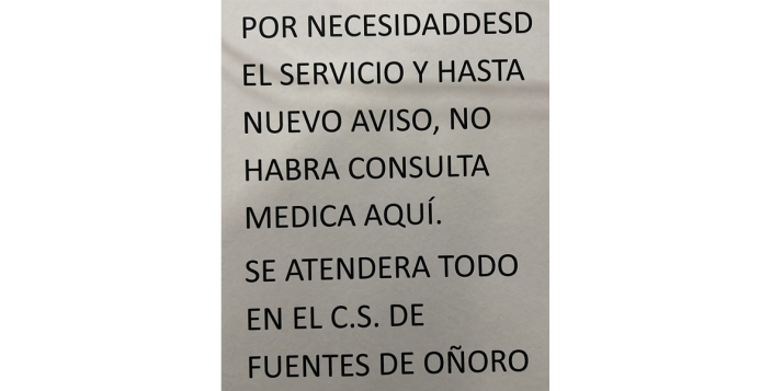 Un cartel mal escrito avisa de la ausencia médica en Aldea del Obispo durante la Navidad | Imagen 1