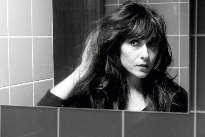 Los libros son para el verano: la casa que habita Florencia del Campo | Imagen 1