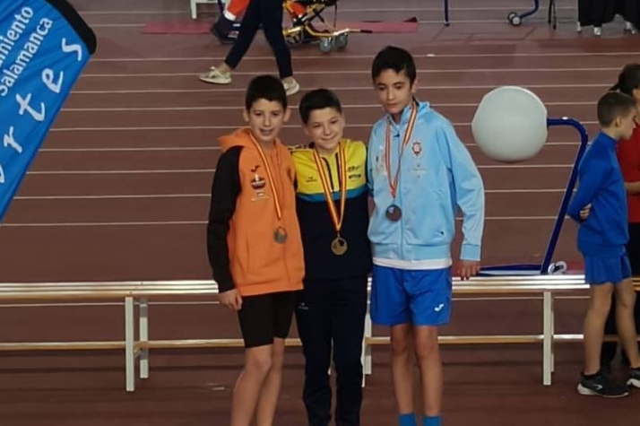 La Escuela Municipal de Atletismo de Alba de Tormes suma un oro y dos bronces en la final de pista cubierta | Imagen 2