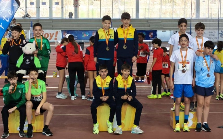 La Escuela Municipal de Atletismo de Alba de Tormes suma un oro y dos bronces en la final de pista cubierta | Imagen 1