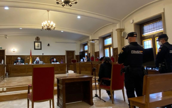 "Me pose&iacute;a un esp&iacute;ritu", declara la acusada de apu&ntilde;alar a otra usuaria en un centro de rehabilitaci&oacute;n en Salamanca  | Imagen 1