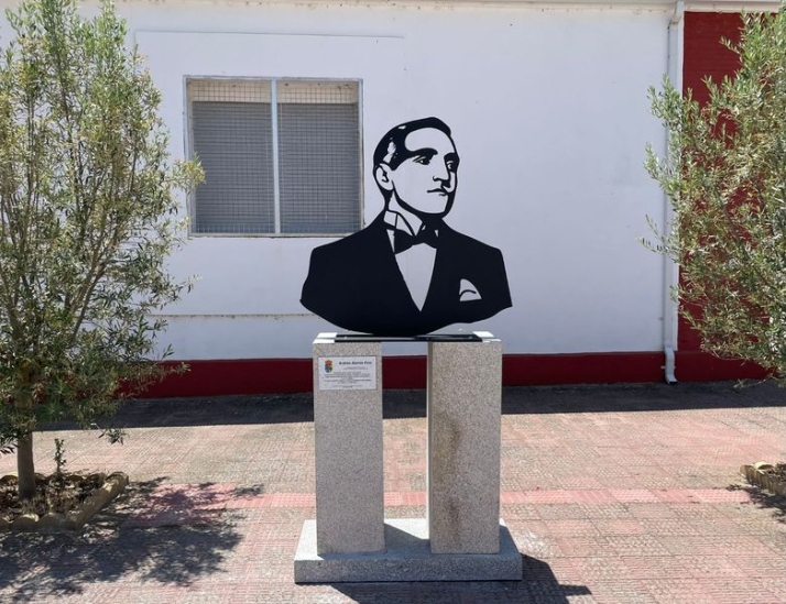 Busto de Andr&eacute;s Alonso Polo en Pedrosillo de Alba