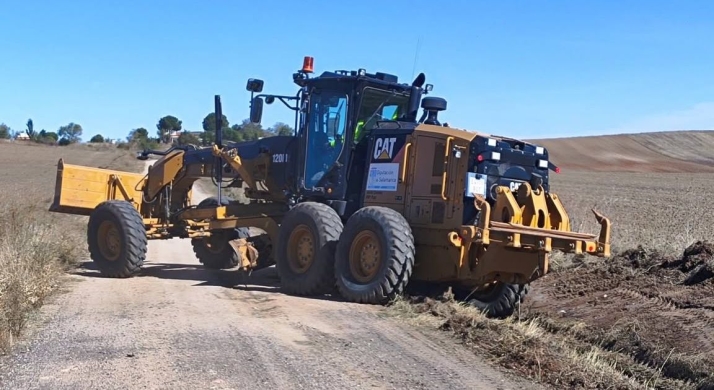 Cabrerizos acondiciona 20 kil&oacute;metros de caminos rurales | Imagen 2