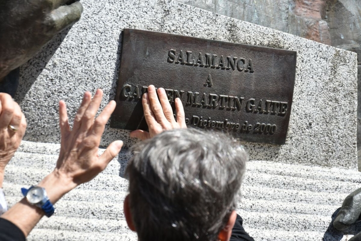 Leyendo a Carmen Martín Gaite con las manos | Imagen 1