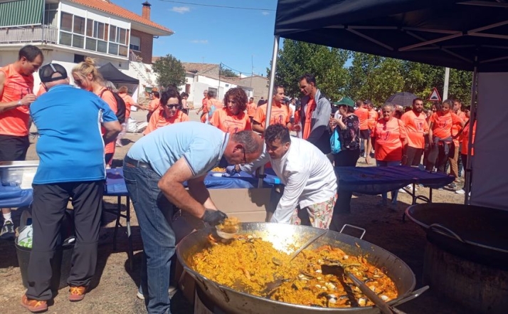 Pe&ntilde;arandilla se vuelca con la Piel de Mariposa en una carrera ben&eacute;fica que congrega a m&aacute;s de 800 personas | Imagen 1