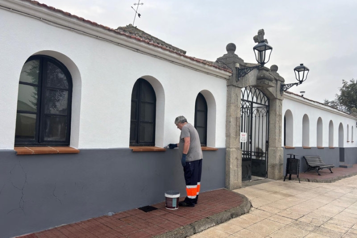 Todo listo en el cementerio de Alba para honrar a los difuntos | Imagen 1