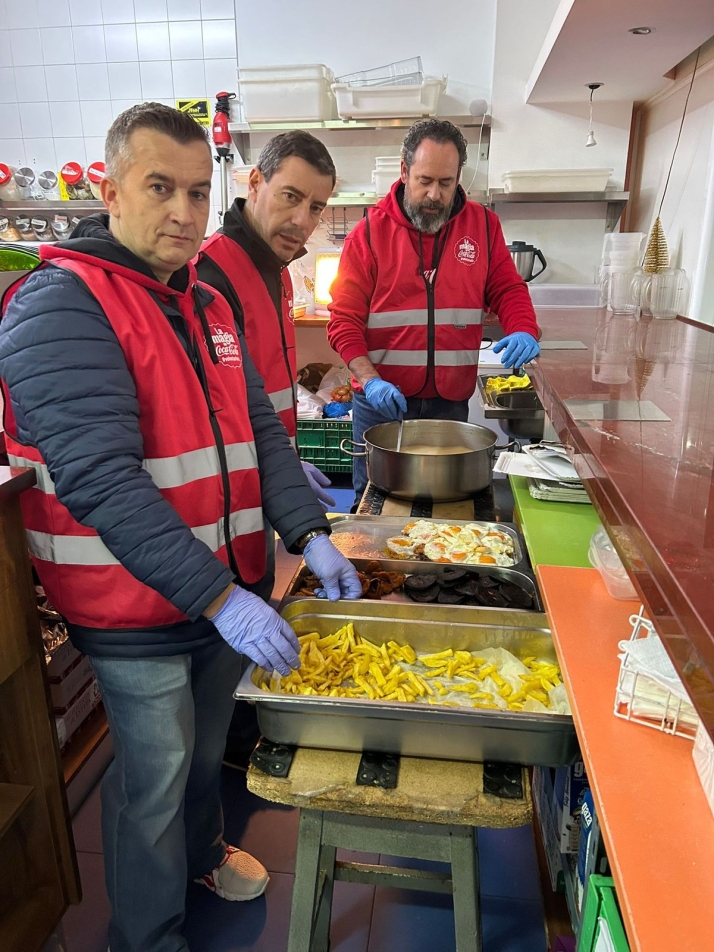 FOTOS | La solidaridad de Coca-Cola llega a 250 familias salmantinas vulnerables  | Imagen 3