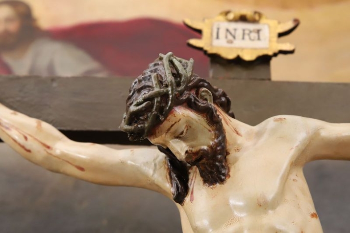 Un Cristo del siglo XVII restaurado enriquece la celda de Santa Teresa en Alba de Tormes | Imagen 1