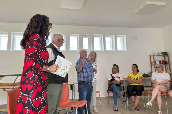 La tradición de la tapicería revive en Torrejón de Alba con un curso de formación | Imagen 1