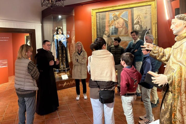 Esperanza Aguirre ensalza el legado carmelitano en su visita a Alba de Tormes | Imagen 1