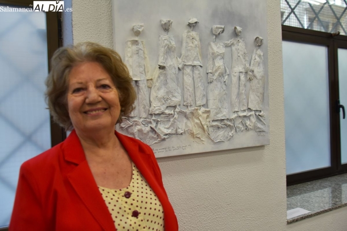 Homenaje a Carmen Mart&iacute;n Gaite y exposici&oacute;n de la escultora Amelia Garc&iacute;a en la sede de UGT Salamanca | Imagen 1