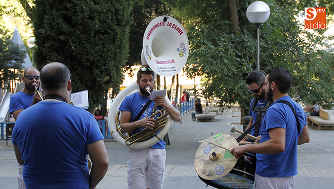 Carlos Juanes, m&uacute;sico: "No me imagino una fiesta de un pueblo sin una charanga" | Imagen 1