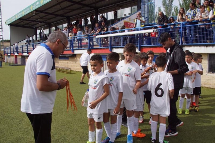 El benjam&iacute;n del Alba de Tormes Club de F&uacute;tbol se alza con el campeonato liguero | Imagen 1