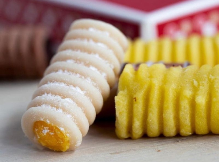 Mar&iacute;a &Aacute;ngeles Hern&aacute;ndez: "Nuestra masa de bu&ntilde;uelo es tan fina que la cortamos a mano" | Imagen 2