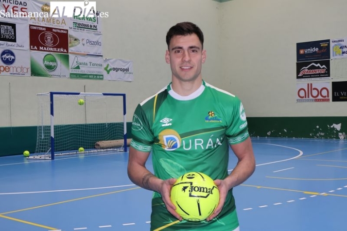 "Llevar esta camiseta desde los 16 a&ntilde;os es un orgullo inmenso" | Imagen 2