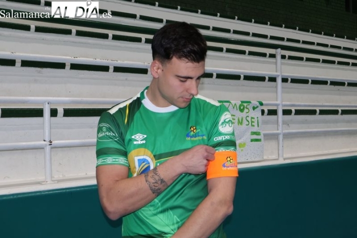 "Llevar esta camiseta desde los 16 a&ntilde;os es un orgullo inmenso" | Imagen 1