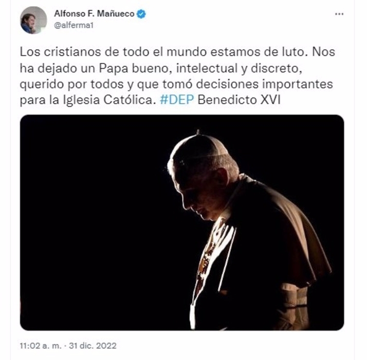 Mañueco lamenta la muerte de Benedicto XVI, "un Papa bueno, intelectual y discreto" y que tomó "decisiones importantes" | Imagen 1