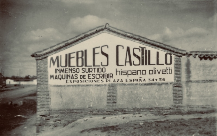 Adiós a toda una vida amueblando hogares desde Peñaranda: cierra Muebles Castillo con emoción, gratitud y recuerdos | Imagen 1