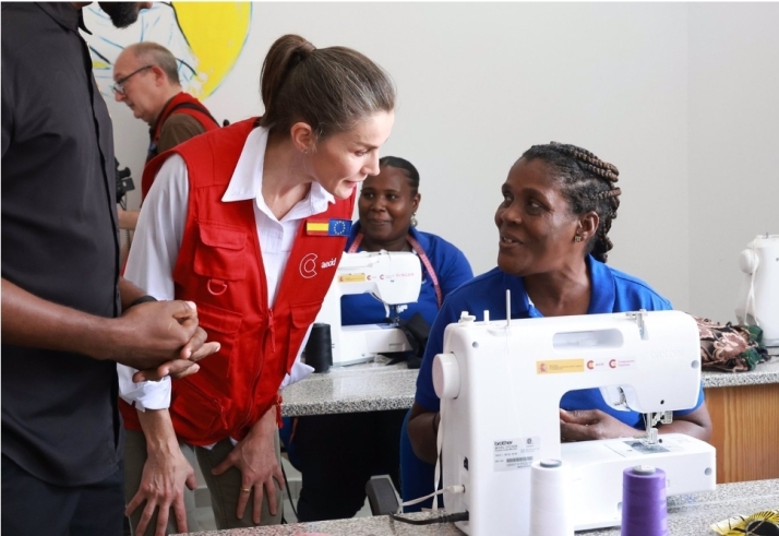 La Reina Letizia cumple con su agenda en Cabo Verde manteniendo su compromiso con la cooperación internacional | Imagen 1