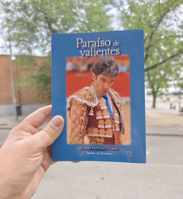 'Para&iacute;so de valientes': el grito literario del salmantino Ricardo Merch&aacute;n frente a la p&eacute;rdida de valores | Imagen 1