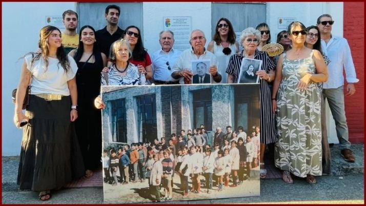Fotografías y objetos vecinales rescatan la memoria histórica de Pedrosillo de Alba | Imagen 1