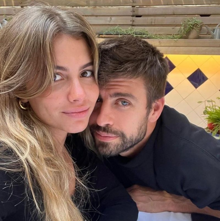 Primera imagen de Piqu&eacute; con Clara Ch&iacute;a compartida en su Instagram | Imagen 1