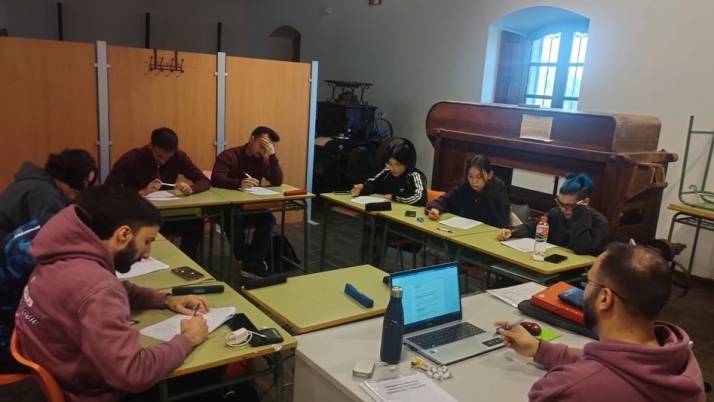 Los dieciocho alumnos de los programas de empleo de Alba de Tormes inician sus pr&aacute;cticas | Imagen 2
