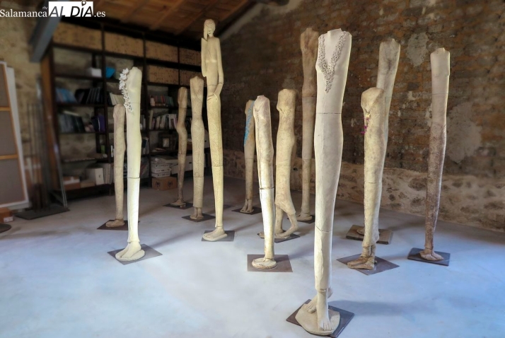 VÍDEO y FOTOS | Amelia García convierte su taller de Valverdón en un referente de la escultura contemporánea | Imagen 3