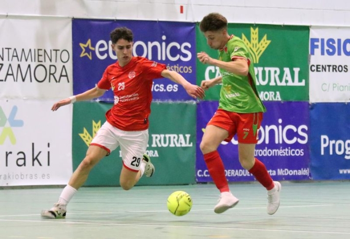 De Alba de Tormes a Zamora: El sacrificio y la pasi&oacute;n de Rober 'Pibe' por el f&uacute;tbol sala | Imagen 1