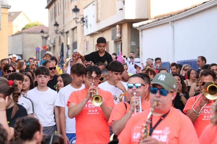 La charanga, el alma sonora que nunca descansa en las fiestas de los pueblos | Imagen 1