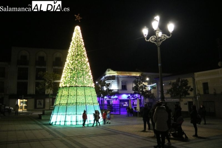 &Uacute;ltimos d&iacute;as para disfrutar de estas iluminaciones navide&ntilde;as a menos de una hora de Salamanca | Imagen 3
