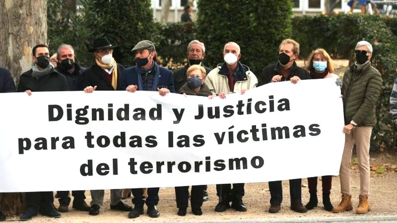 Enfado de las víctimas por el ongi etorri con el que ha sido recibido en Pamplona el  etarra Mortadelo, que estuvo preso en Topas