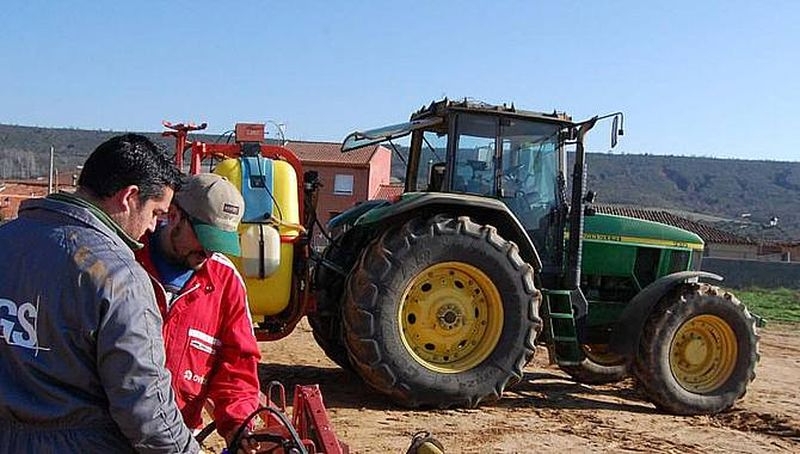 Los agricultores jóvenes ya pueden solicitar las nuevas ayudas de la Junta dotadas con 1,2 millones de euros