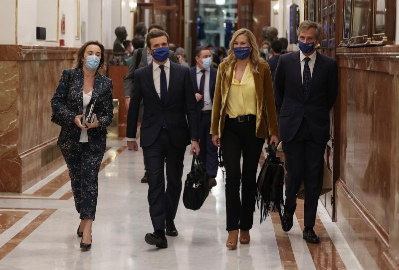 Génova busca que Vox no pinte nada en el Gobierno de Mañueco y contraponer su debilidad a la fortaleza de Casado