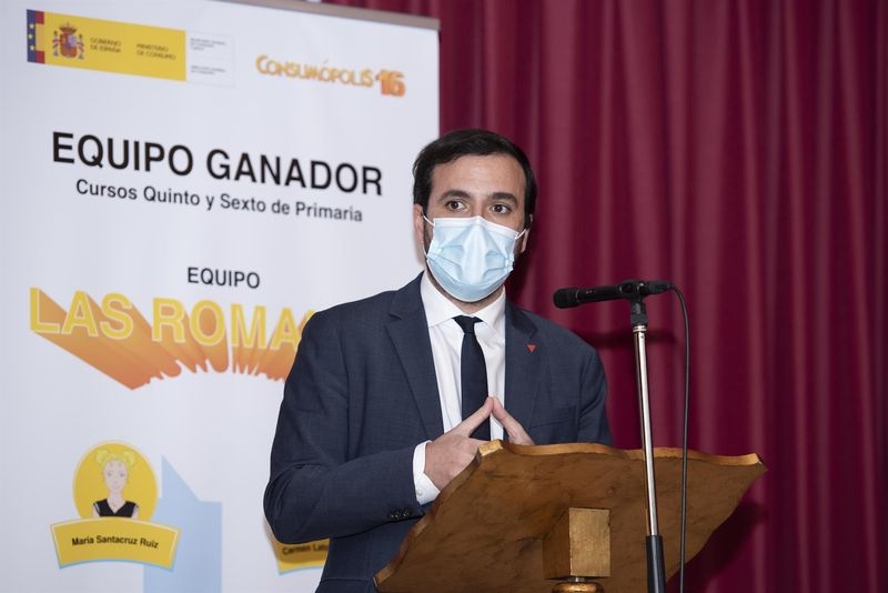 Alberto Garzón asegura que nunca ha dicho que no hay que comer carne, sino que hay que reducir su consumo