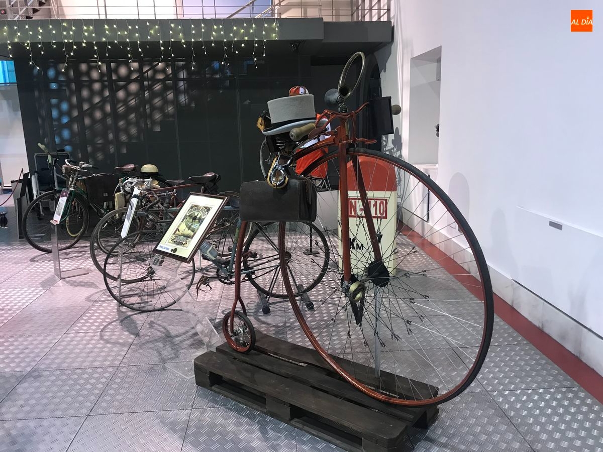 Oficios en Bicicleta, atractiva exposición en el Museo de Historia de la Automoción