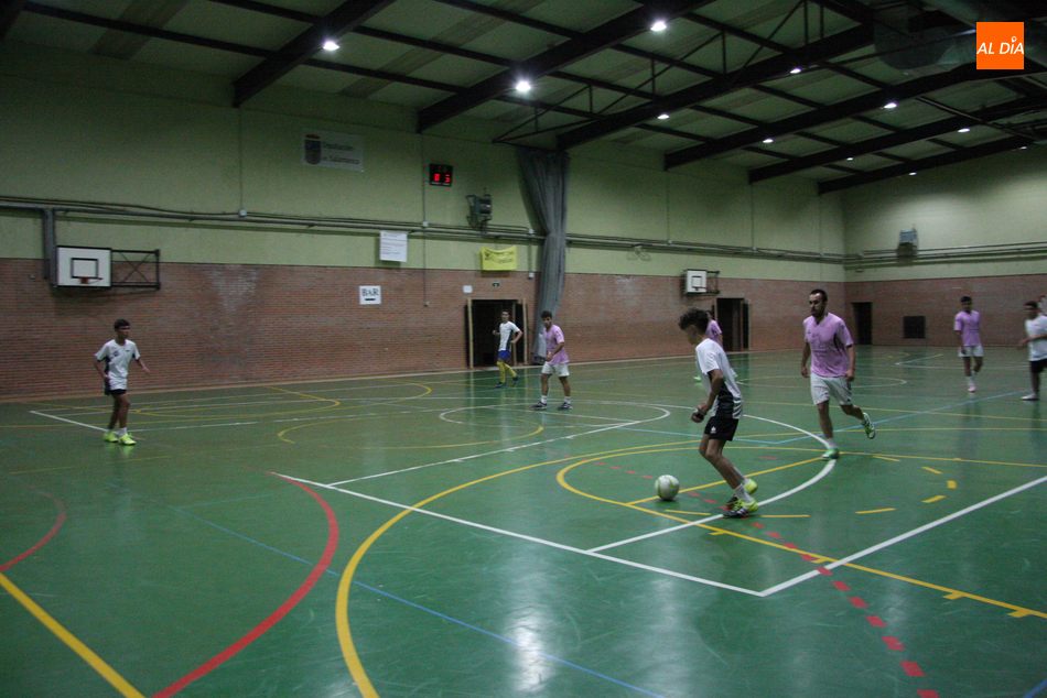 Foto 4 - Excelente ambiente ‘futsal’ en el Torneo de Fútbol Sala de Vitigudino  