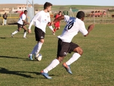 Foto 6 - El Ciudad Rodrigo Senior hace los deberes en Villoria (1-2)