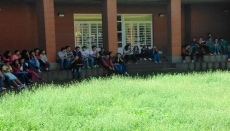 Foto 5 - Lectura de Poemas para finalizar la Semana Cultural en el IES Senara