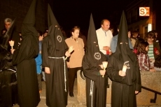 Foto 4 - La emoción envuelve al Cristo de la Agonía 