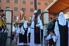 Foto 6 - Un sol espl&eacute;ndido ba&ntilde;&oacute; al V&iacute;a Crucis de Jes&uacute;s de los Trinitarios