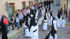 Foto 6 - El Nazareno luce con luz propia en la procesión de la Pasión